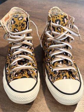 Converse Chuck Taylor All Star Leopard Print High Top Sneakers Women’s 7–7.5
